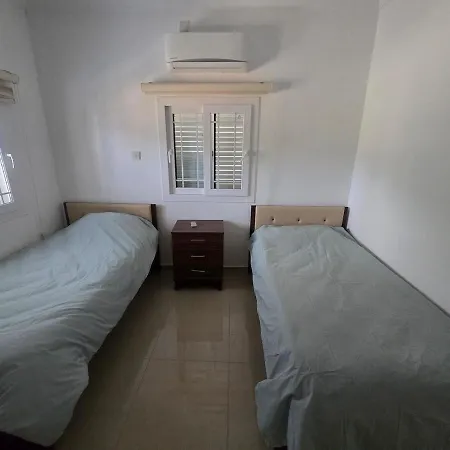 With Large Garden And Balcony In Touch With Nature Apartment *