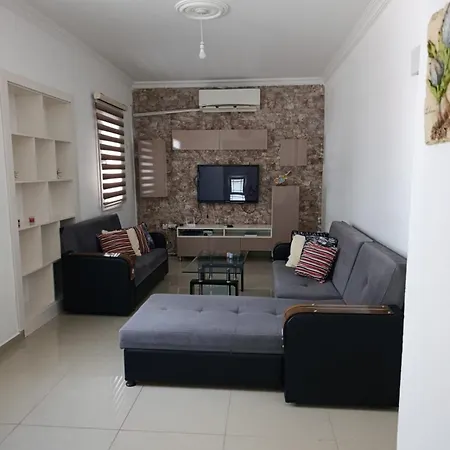 Apartment With Large Garden And Balcony In Touch With Nature *
